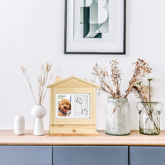 House Shaped Pet Urn with Memorial Claw Mud